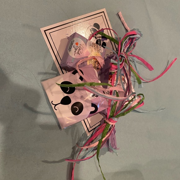 Upgraded Wrapping 🎁 - Picture 7 of 10